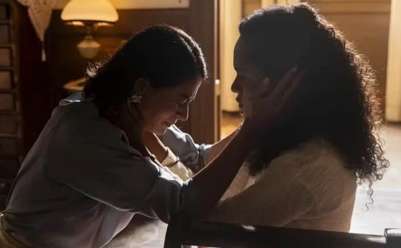 Clarice (Carol Castro) e Beatriz (Duda Santos) em Garota do Momento (Foto: Reprodução / Globo) Clarice (Carol Castro) e Beatriz (Duda Santos) em Garota do Momento (Foto: Reprodução / Globo)