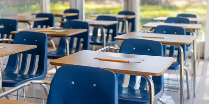 Diretores e coordenadores de escola no RJ com um bônus (Reprodução: Canva)