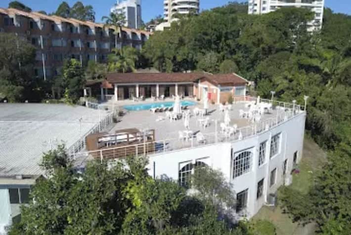 Vista aérea do hotel (Foto: Reprodução / Instagram) Vista aérea do hotel (Foto: Reprodução / Instagram)