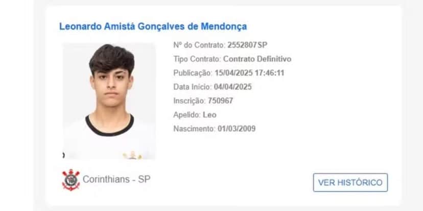 Léo Amistá em seu primeiro contrato profissional (Reprodução: CBF) Léo Amistá em seu primeiro contrato profissional (Reprodução: CBF)