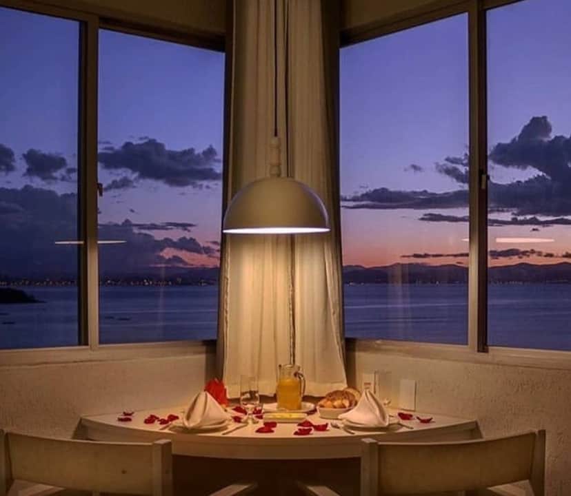 Vista de uma das suítes do Hotel Maria do Mar (Foto: Reprodução / Instagram) Vista de uma das suítes do Hotel Maria do Mar (Foto: Reprodução / Instagram)