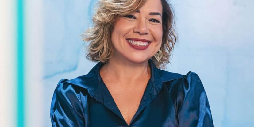 Camisa cor azul escuro (Foto: Canva)