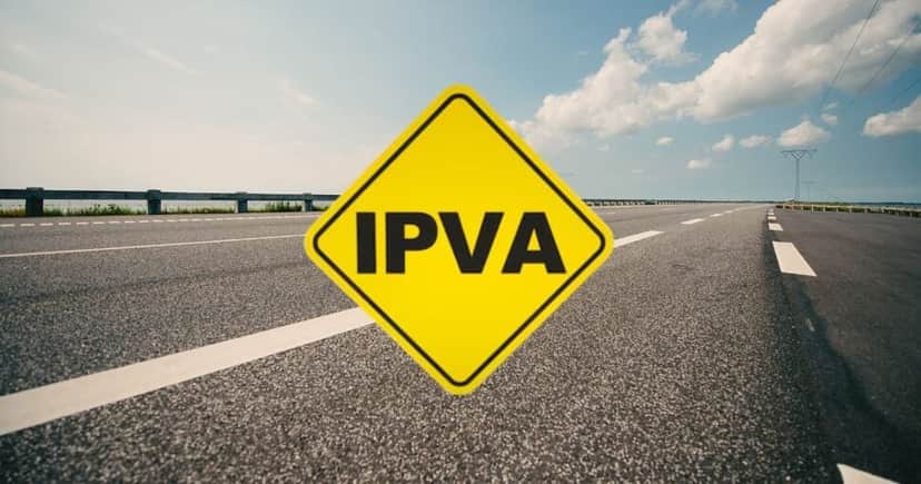 Estrada e placa IPVA (Fotos: Canva / Freepik) Estrada e placa IPVA (Fotos: Canva / Freepik)