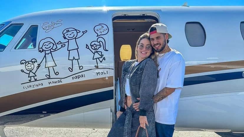 O ex-casal em frente a aeronave da família (Foto: Reprodução/ Instagram) O ex-casal em frente a aeronave da família (Foto: Reprodução/ Instagram)