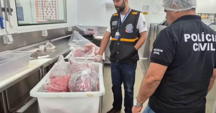 Polícia apreende 280 kg de carne vencida (Foto: Reprodução/Polícia Civil)