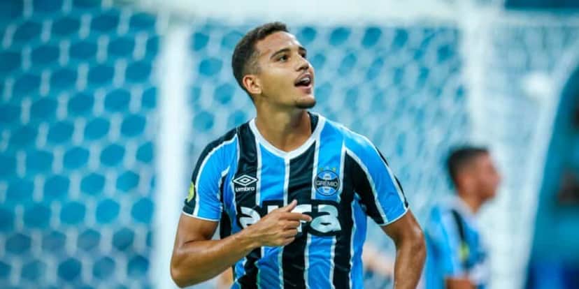 Gustavo Martins é o zagueiro do Grêmio (Reprodução: Lucas Uebel) Gustavo Martins é o zagueiro do Grêmio (Reprodução: Lucas Uebel)
