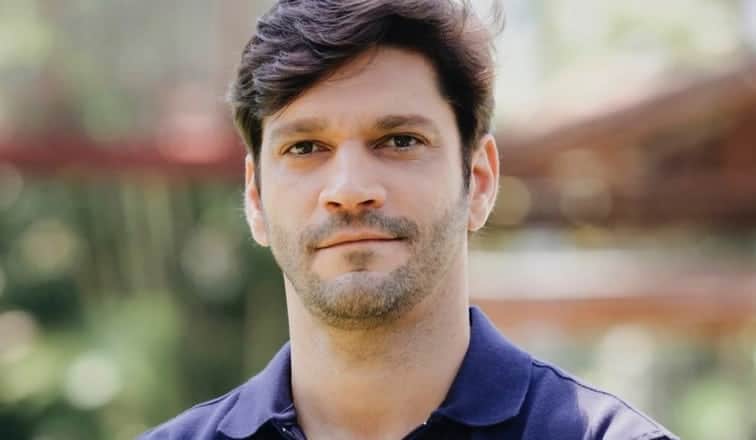 Vanderson (Armando Babaioff) em Dona de Mim (Foto: Reprodução / Manoella Mello / Globo) Vanderson (Armando Babaioff) em Dona de Mim (Foto: Reprodução / Manoella Mello / Globo)