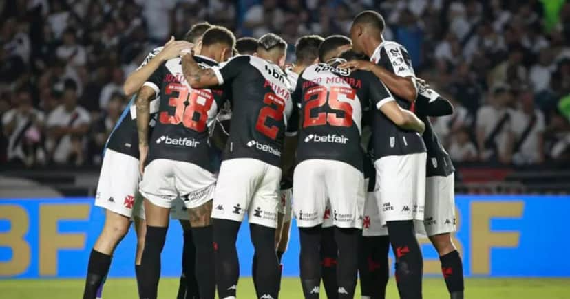 Pedrinho investe peso em novos jogadores de futebol para fortalecer o time (Foto: Esporte News Mundo) Pedrinho investe peso em novos jogadores de futebol para fortalecer o time (Foto: Esporte News Mundo)