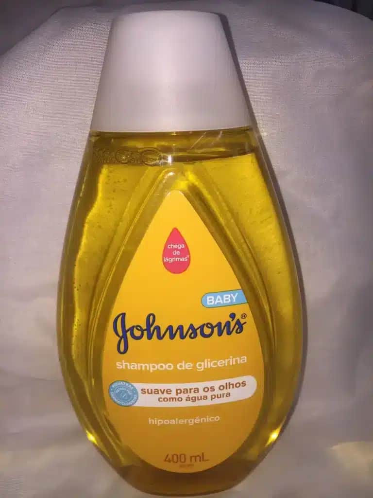 Shampoo neutro da Johnson's possui uma série de utilidades (Foto: Reprodução/ Internet) Shampoo neutro da Johnson's possui uma série de utilidades (Foto: Reprodução/ Internet)