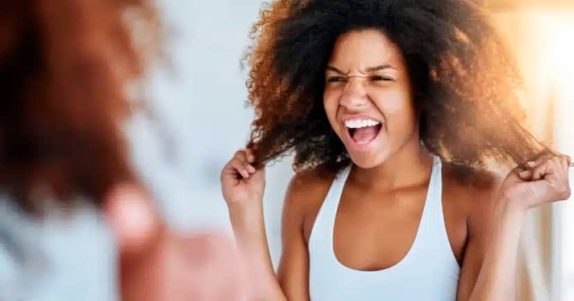 Cabelo com frizz (Foto: Reprodução) Cabelo com frizz (Foto: Reprodução)