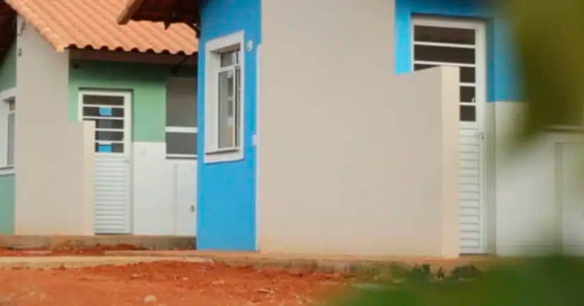 Casas populares (Foto: Reprodução) Casas populares (Foto: Reprodução)