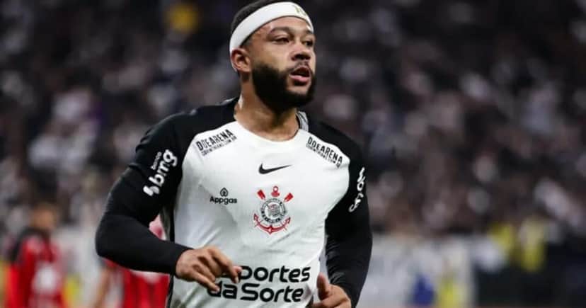 Depay com a camisa do Corinthians (Foto: Fabio Giannelli/AGIF) Depay com a camisa do Corinthians (Foto: Fabio Giannelli/AGIF)