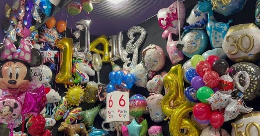 Party City ficou conhecida pelos seus balões (Foto Reprodução/Internet) Party City ficou conhecida pelos seus balões (Foto Reprodução/Internet)