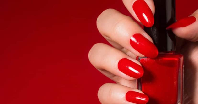 Unhas vermelhas (Foto: Canva) Unhas vermelhas (Foto: Canva)