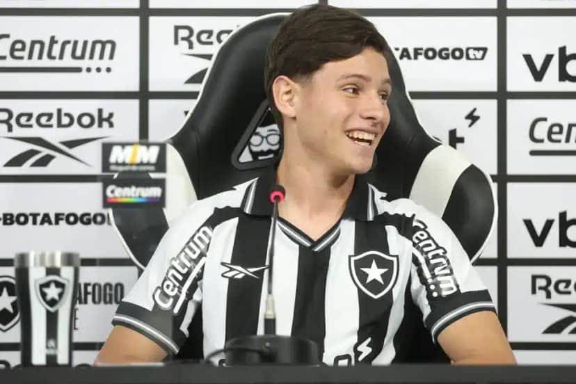 Álvaro Montoro fechou com o Botafogo (Foto: Reprodução/ Internet) Álvaro Montoro fechou com o Botafogo (Foto: Reprodução/ Internet)