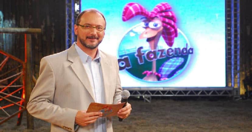 Britto Jr., ex-apresentador de A Fazenda da Record vive assim hoje (Foto: Reprodução/Record) Britto Jr., ex-apresentador de A Fazenda da Record vive assim hoje (Foto: Reprodução/Record)