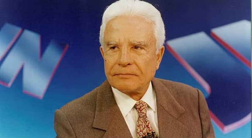 Cid Moreira na bancada do Jornal Nacional (Foto: Divulgação) Cid Moreira na bancada do Jornal Nacional (Foto: Divulgação)
