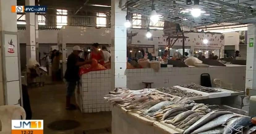 Sujeira e animais circulando pelo local foram constatadas pela fiscalização (Foto: Reprodução/TV Mirante/Globo) Sujeira e animais circulando pelo local foram constatadas pela fiscalização (Foto: Reprodução/TV Mirante/Globo)