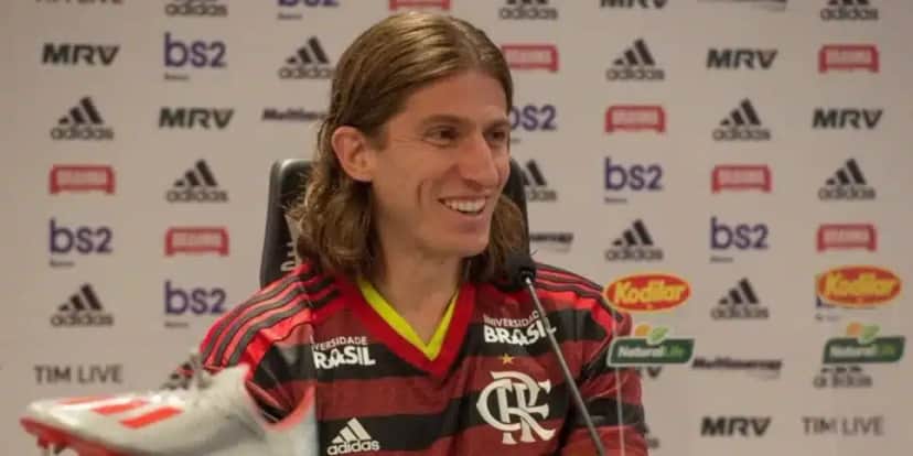 Filipe Luís é o treinador do Rubro-Negro (Reprodução: X) Filipe Luís é o treinador do Rubro-Negro (Reprodução: X)
