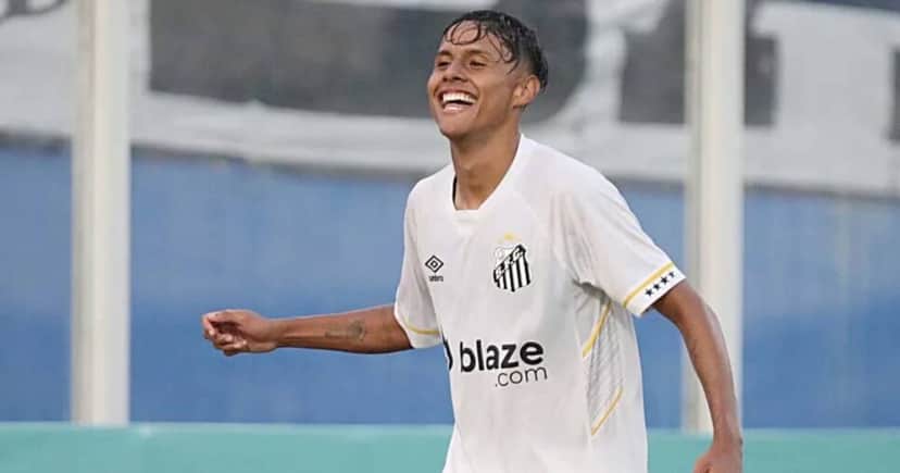 Hyan atuando pelo Santos Hyan atuando pelo Santos