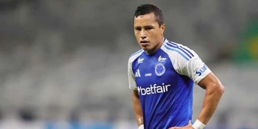 O lateral-esquerdo ainda pertence ao Cruzeiro (Reprodução: Gilson Lobo) O lateral-esquerdo ainda pertence ao Cruzeiro (Reprodução: Gilson Lobo)