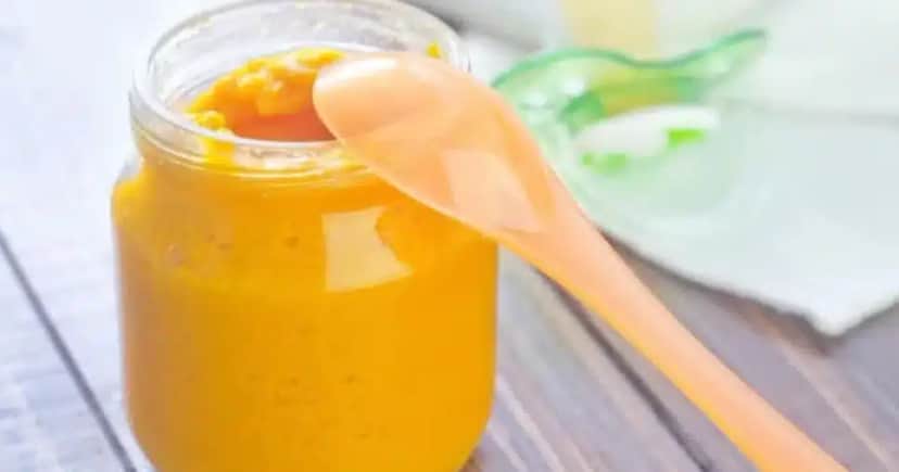 Papinha pronta se tornou uma alternativa em meio a rotina pesada (Foto Reprodução/Canva) Papinha pronta se tornou uma alternativa em meio a rotina pesada (Foto Reprodução/Canva)