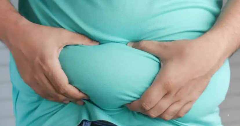 Pochete é um dos maiores incômodos da gordura abdominal (Foto Reprodução/Internet) Pochete é um dos maiores incômodos da gordura abdominal (Foto Reprodução/Internet)