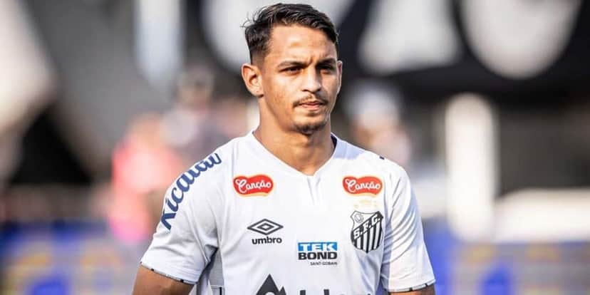 Weslley Patati formado na base do Santos (Reprodução: Raul Baretta) Weslley Patati formado na base do Santos (Reprodução: Raul Baretta)