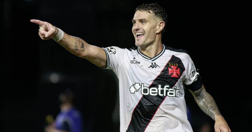Pablo Vegetti com a camisa do Vasco (Foto: Matheus Lima / Vasco) Pablo Vegetti com a camisa do Vasco (Foto: Matheus Lima / Vasco)