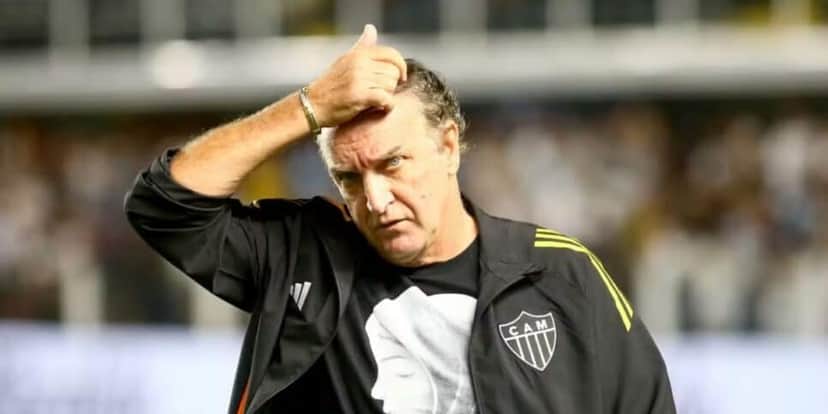 Cuca vê craque do Atlético-MG fora de ação (Reprodução: Mauricio De Souza) Cuca vê craque do Atlético-MG fora de ação (Reprodução: Mauricio De Souza)