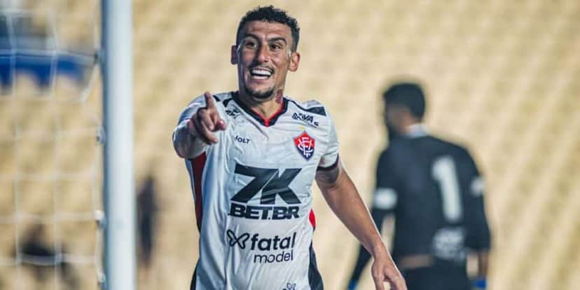Gabriel Baralhas está suspenso pelo cartão amarelo (Reprodução: Victor Ferreira) Gabriel Baralhas está suspenso pelo cartão amarelo (Reprodução: Victor Ferreira)