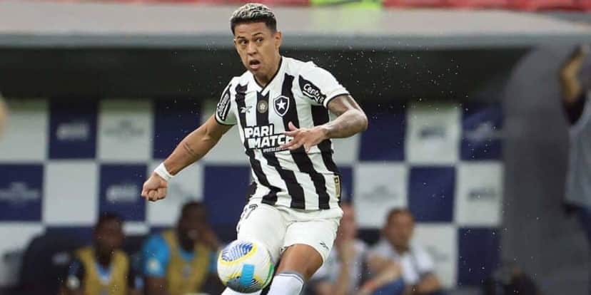 Matheus Martins segue lesionado no Botafogo (Reprodução: Vitor Silva) Matheus Martins segue lesionado no Botafogo (Reprodução: Vitor Silva)