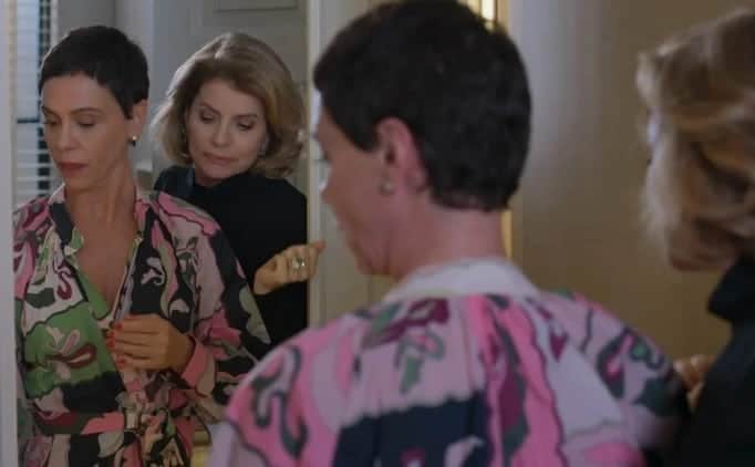Celina e Odete em merchan em Vale Tudo (Foto: Reprodução / Globo) Celina e Odete em merchan em Vale Tudo (Foto: Reprodução / Globo)