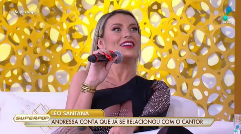 Andressa Urach não esconde noite impiedosa na cama com Léo Santana, há 10 anos, antes dele ser casado (Foto: Reprodução/ RedeTV!/ Superpop) Andressa Urach não esconde noite impiedosa na cama com Léo Santana, há 10 anos, antes dele ser casado (Foto: Reprodução/ RedeTV!/ Superpop)