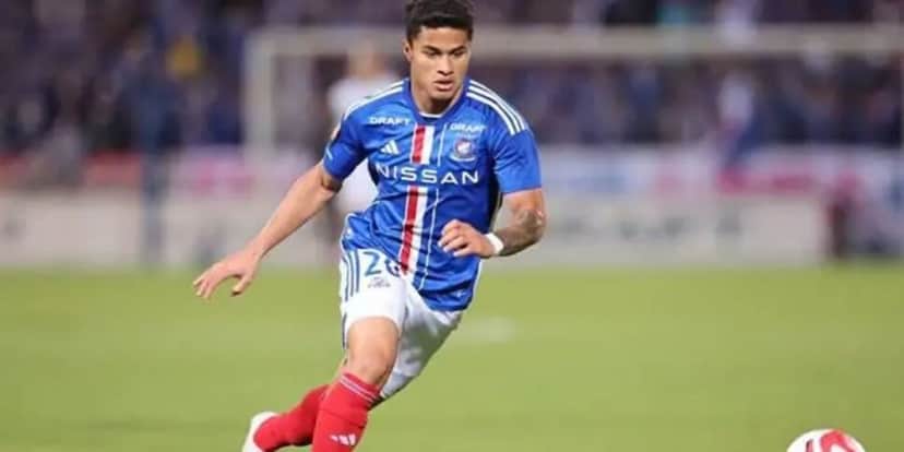 Yan Matheus deve permanecer no futebol japonês (Reprodução: Yokohama Marinos) Yan Matheus deve permanecer no futebol japonês (Reprodução: Yokohama Marinos)