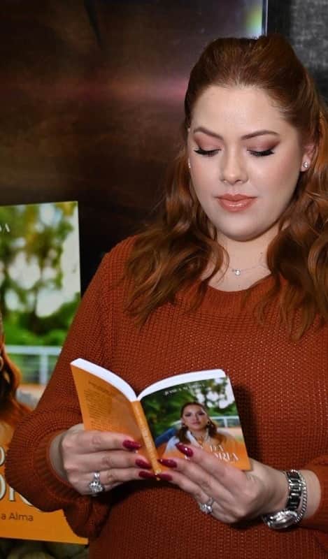 Autora busca espalhar "sementes de consciência", como ela define as reflexões contidas na obra - Foto: Divulgação Autora busca espalhar "sementes de consciência", como ela define as reflexões contidas na obra - Foto: Divulgação