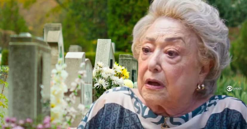 Dona Rosa morre em Dona de Mim (Foto: Reprodução / Globo / Montagem TV Foco) Dona Rosa morre em Dona de Mim (Foto: Reprodução / Globo / Montagem TV Foco)