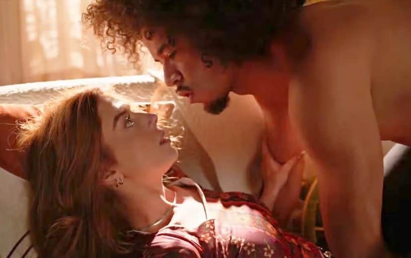 Kami (Giovanna Lancellotti) e Ryan (L7nnon) em cena de Dona de Mim (Foto: Reprodução / Globo) Kami (Giovanna Lancellotti) e Ryan (L7nnon) em cena de Dona de Mim (Foto: Reprodução / Globo)