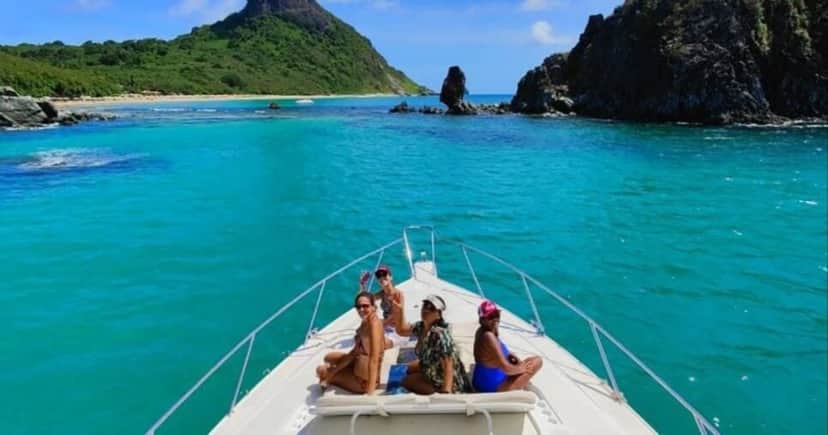 Passeio de lancha em Noronha (Foto: Reprodução/ Alga Noronha) Passeio de lancha em Noronha (Foto: Reprodução/ Alga Noronha)