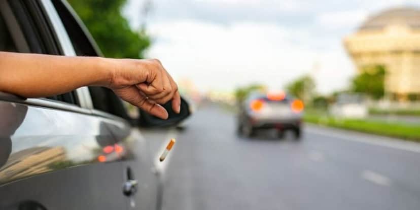 Arremessar bituca de cigarro é infração de trânsito grave (Reprodução: Divulgação) Arremessar bituca de cigarro é infração de trânsito grave (Reprodução: Divulgação)
