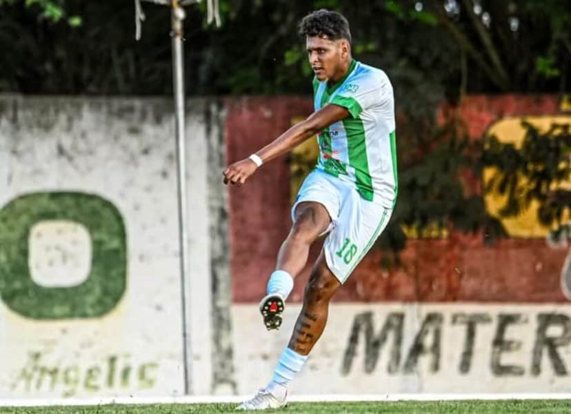 Jogador de futebol amador é morto a tiros no sul da Bahia (Foto: Reprodução/ Internet) Jogador de futebol amador é morto a tiros no sul da Bahia (Foto: Reprodução/ Internet)