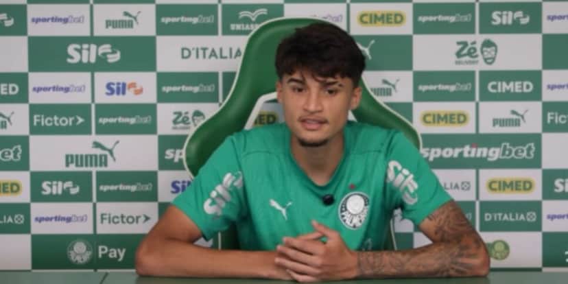 Larson tem 2 jogos como profissional (Reprodução: TV Palmeiras / Youtube)