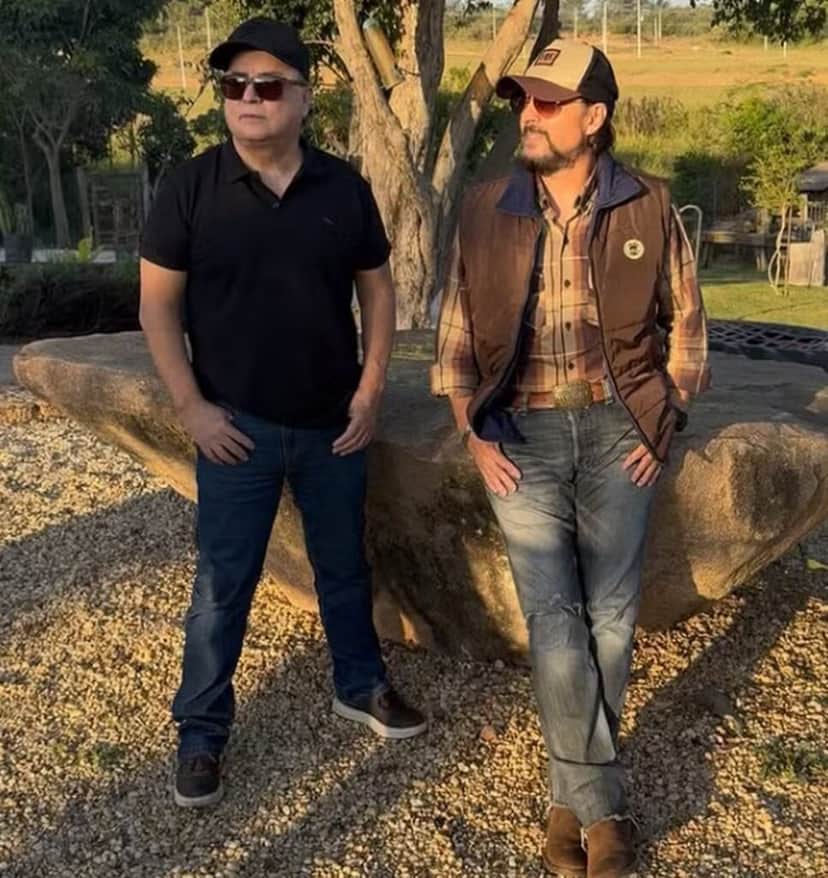 Mauri (à direita), irmão de Chitãozinho e Xororó, morreu neste domingo (Foto: Reprodução/ Instagram) Mauri (à direita), irmão de Chitãozinho e Xororó, morreu neste domingo (Foto: Reprodução/ Instagram)