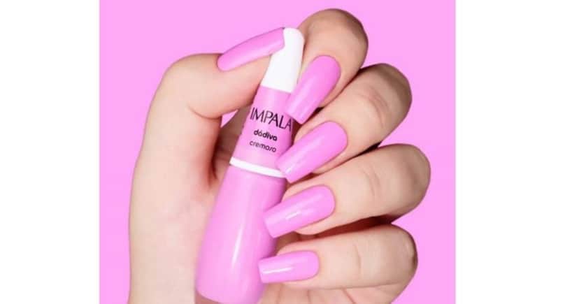 Unha com esmalte rosa Unha com esmalte rosa