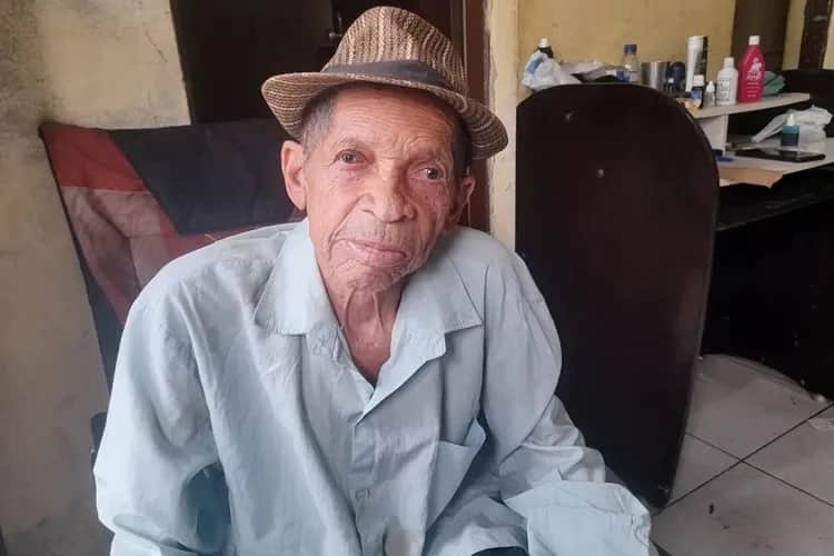 Morre o cantor Osvaldo Bezerra, o 'Rei do Brega' (Foto: Reprodução/ Internet) Morre o cantor Osvaldo Bezerra, o 'Rei do Brega' (Foto: Reprodução/ Internet)