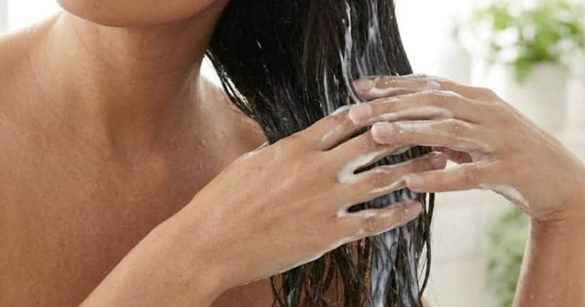 Ilustração Truque com limão que deixa o cabelo liso da raiz às pontas Ilustração Truque com limão que deixa o cabelo liso da raiz às pontas