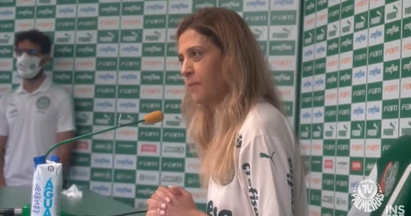 Leila libera PIX para contratar zagueiro de R$ 62M (Foto: TV Palmeiras) Leila libera PIX para contratar zagueiro de R$ 62M (Foto: TV Palmeiras)