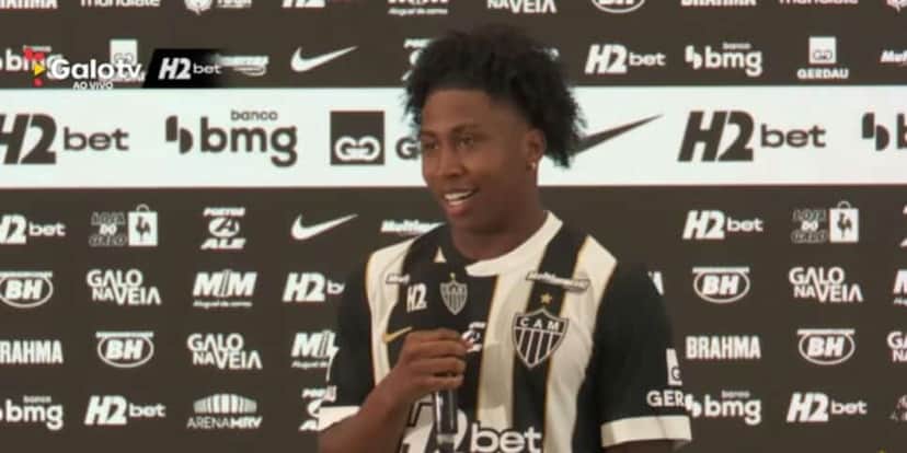 Preciado sendo criticado pelos torcedores do Atlético-MG (Reprodução: Galo TV / Youtube) Preciado sendo criticado pelos torcedores do Atlético-MG (Reprodução: Galo TV / Youtube)