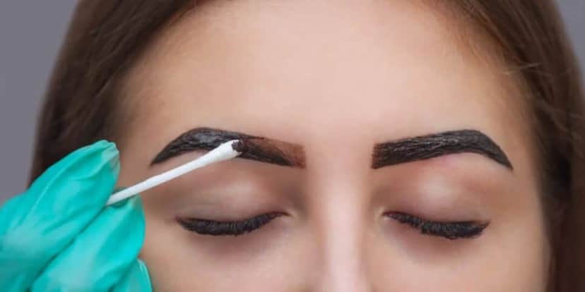 Sobrancelha de Henna para substituir a micropigmentação (Reprodução: Divulgação) Sobrancelha de Henna para substituir a micropigmentação (Reprodução: Divulgação)