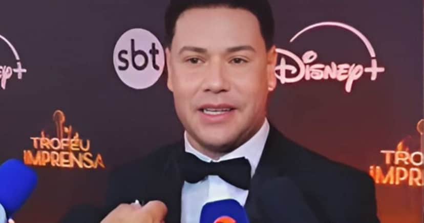 Tiago Barnabé no Troféu Imprensa (Foto: Reprodução / SBT / Youtube) Tiago Barnabé no Troféu Imprensa (Foto: Reprodução / SBT / Youtube)